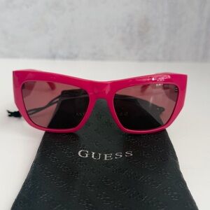 GUESS Women's Bright Pink Cat-Eye Sunglasses NEW
